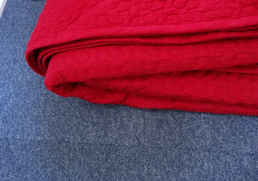 Groot rood sprei, bedsprei, beddensprei, quilt, 285 x 265 cm, Gebruikt, Verzenden, Tweepersoons, Ademend