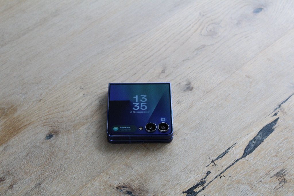 Samsung Galaxy Z Flip7 - 256GB - 12GB RAM - Blue Shadow, Samsung, Blauw, Touchscreen, Ophalen of Verzenden