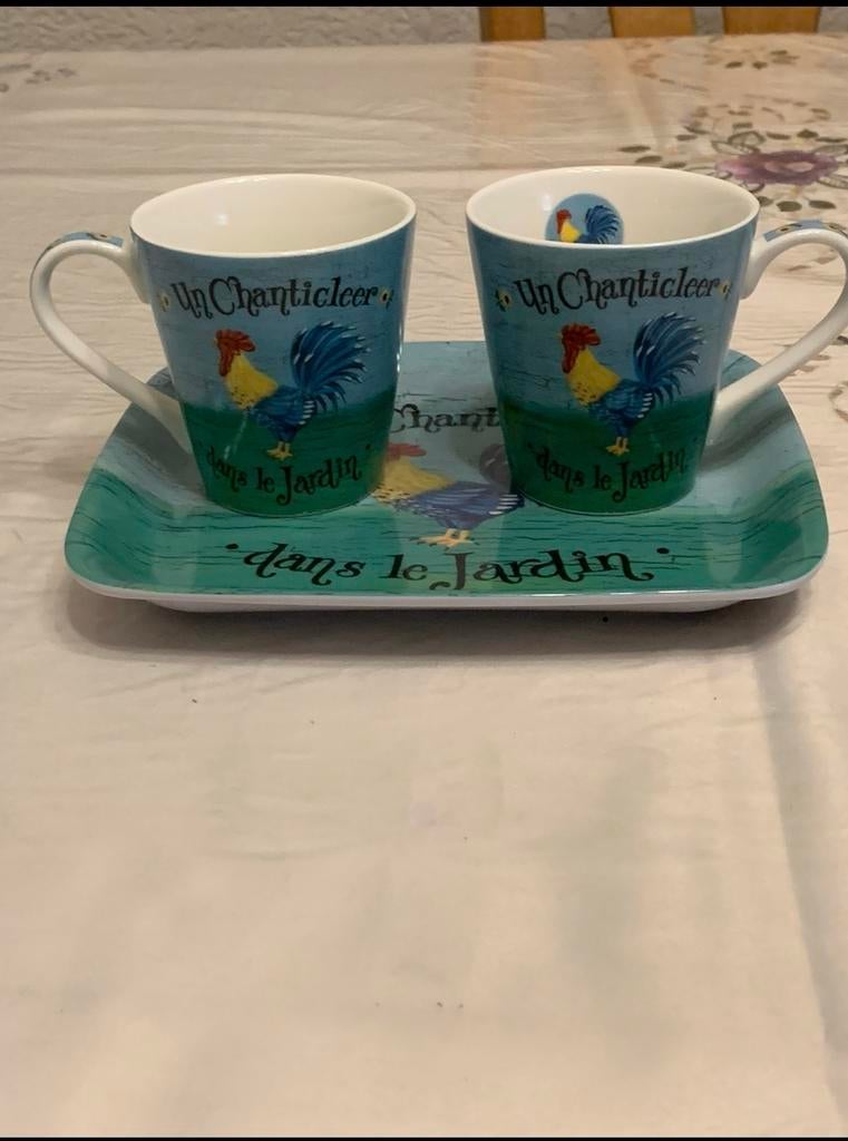 Twee kopjes met haan en dienblad, Keramiek, Nieuw, Ophalen of Verzenden, Overige stijlen