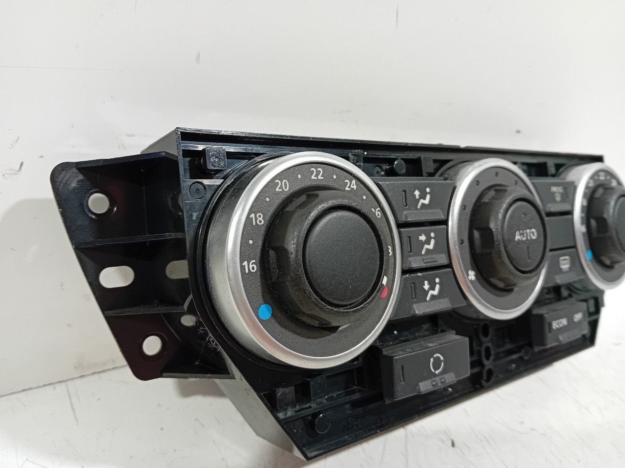 Bedieningspaneel kachel Land Rover Freelander, Onderdelen@venauto.nl, Van der Ven Autorecycling B.V., Ettenseweg 76, 4706 PB Roosendaal, The Netherlands
