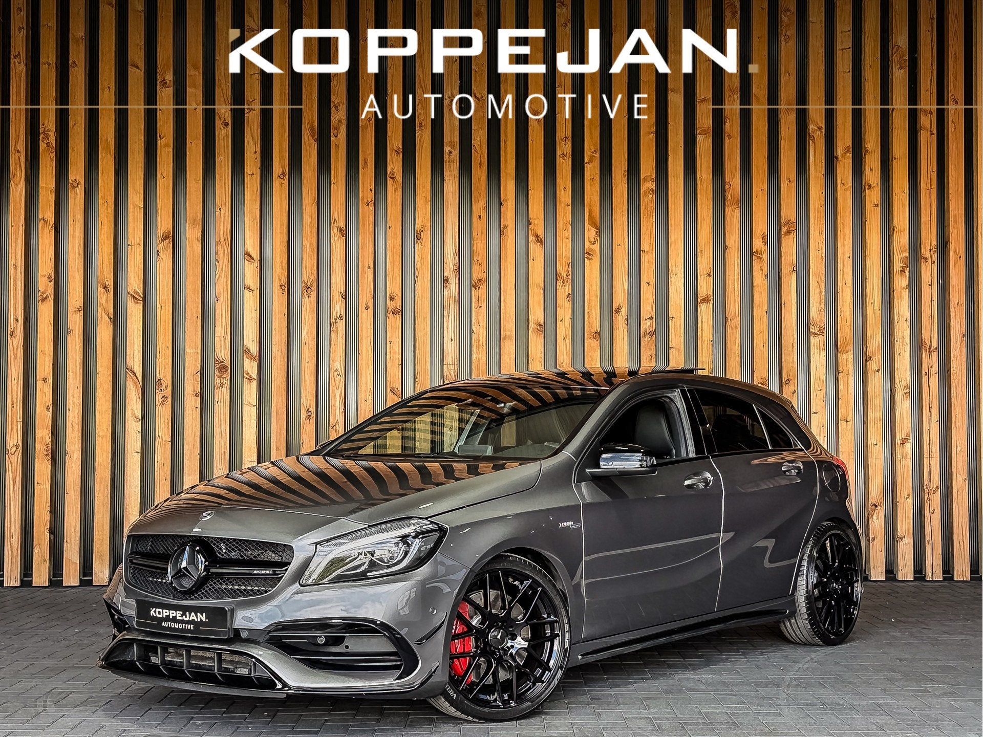 Mercedes-Benz A-Klasse AMG 45 4MATIC | STAGE 2 | PANORAMADAK, Automaat, Gebruikt, 4 cilinders, 14 km/l
