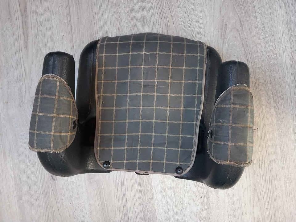 kinderzitje voor in de auto, Gebruikt, Overige methoden, 15 t/m 36 kg, Ophalen