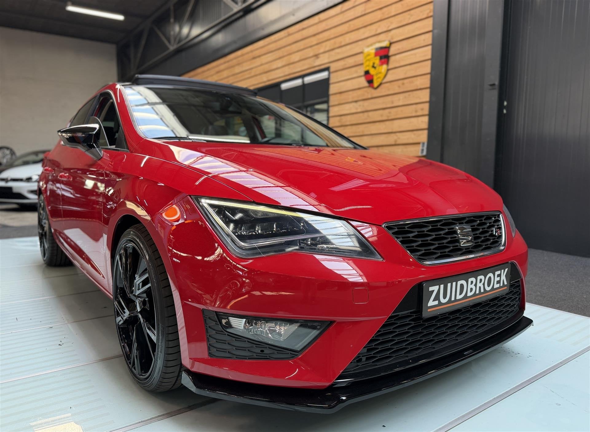 Foto 6 van SEAT Leon 1.4 TSI FR Pano | Led | Maxton | Navi | Clima