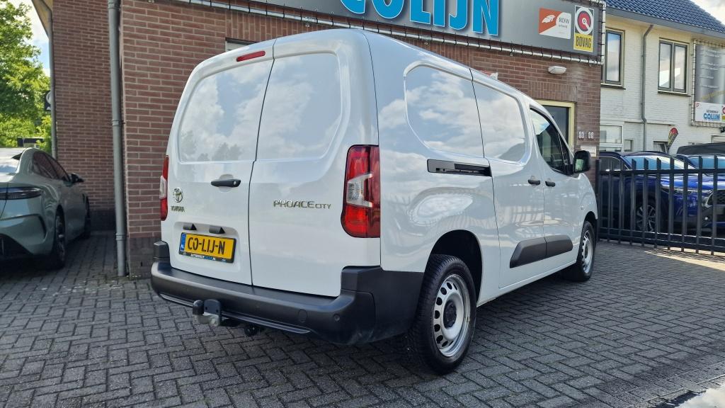 Toyota PROACE CITY 1.5 D-4D Live Long L2, Trekhaak, Apple Ca, Auto's, Bestelauto's, Stof, Gebruikt, Zwart, 4 cilinders