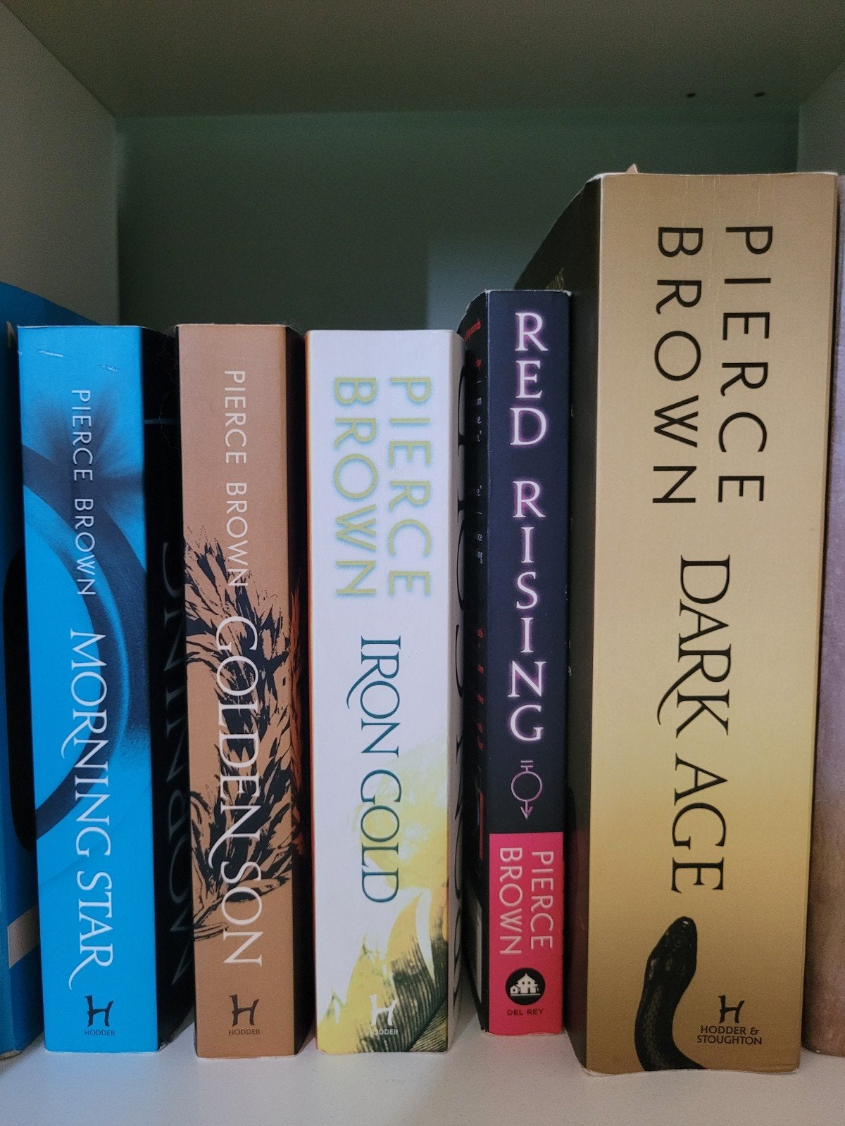 Pierce Brown - Red Rising Saga (Engels), Boeken, Literatuur, Ophalen of Verzenden, Zo goed als nieuw, Pierce Brown, Amerika