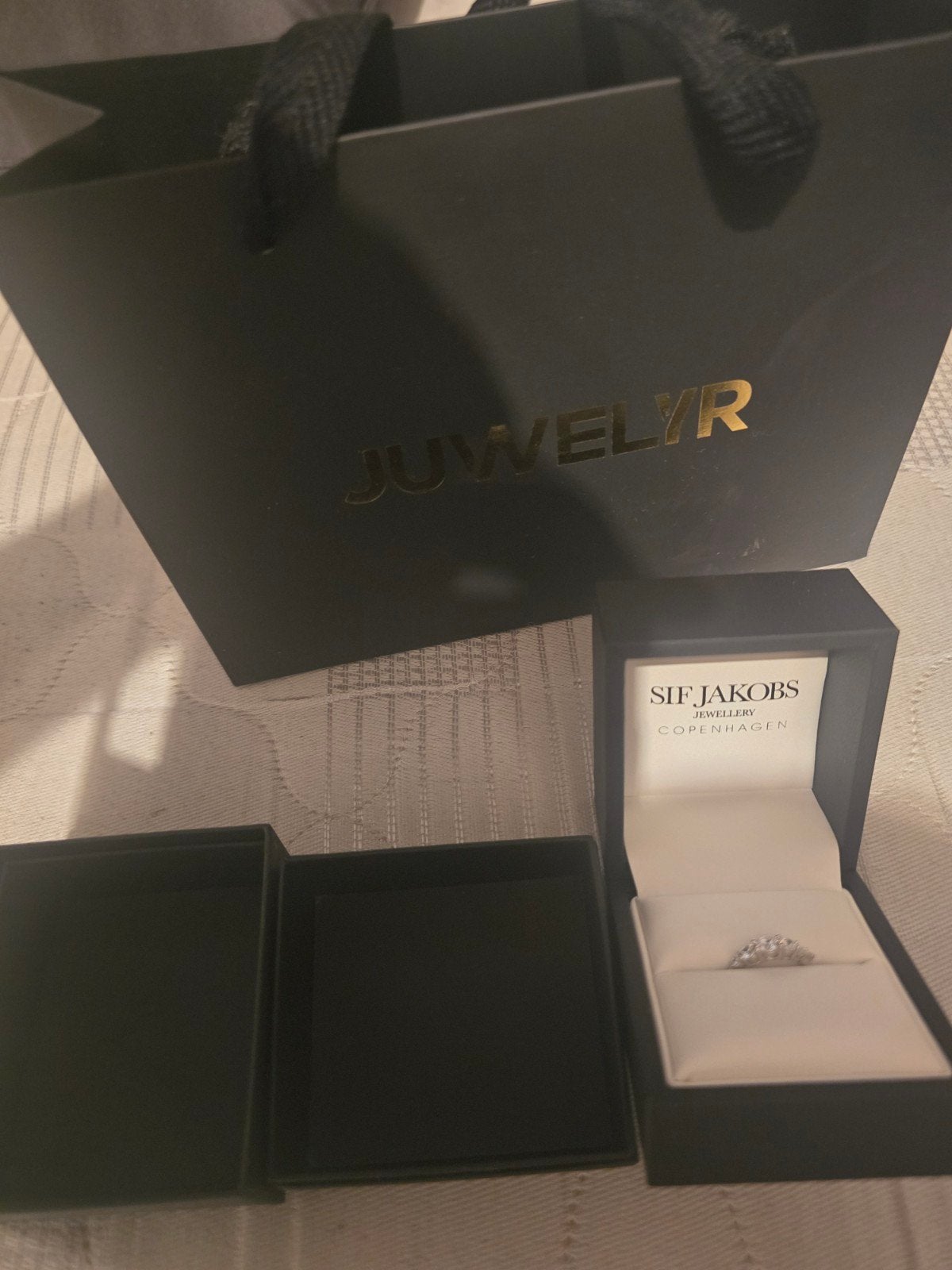 een ring tekoop, voor 110 euro, Ophalen, Nieuw