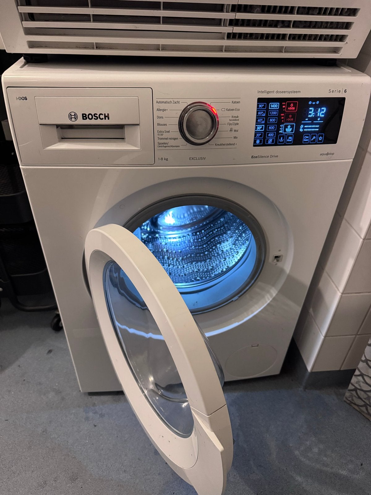 Bosch Wasmachine Serie 6 i-DOS 1-8kg Touchscreen, Witgoed en Apparatuur, Wasmachines, Ophalen, Zo goed als nieuw, 85 tot 90 cm