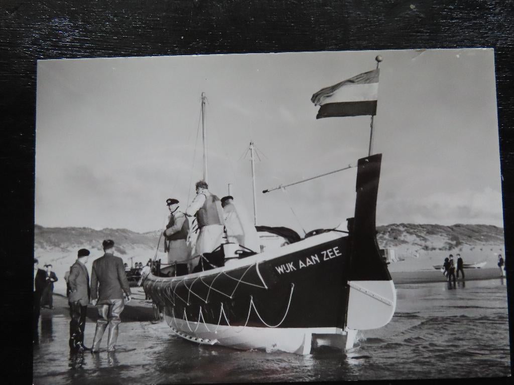 ansichtkaart reddingboot "Abraham Fock" KNRM, Ophalen of Verzenden, Motorboot, Kaart, Foto of Prent