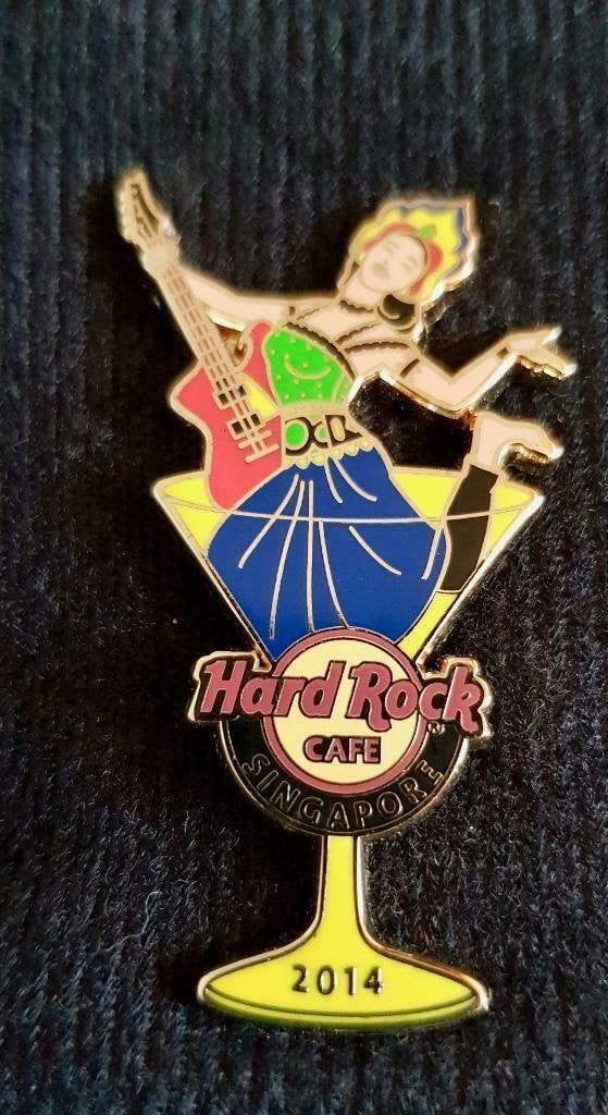 Hard rock cafe Singapore dame in cocktailglas pin, 2014!, Ophalen of Verzenden, Zo goed als nieuw, Overige typen