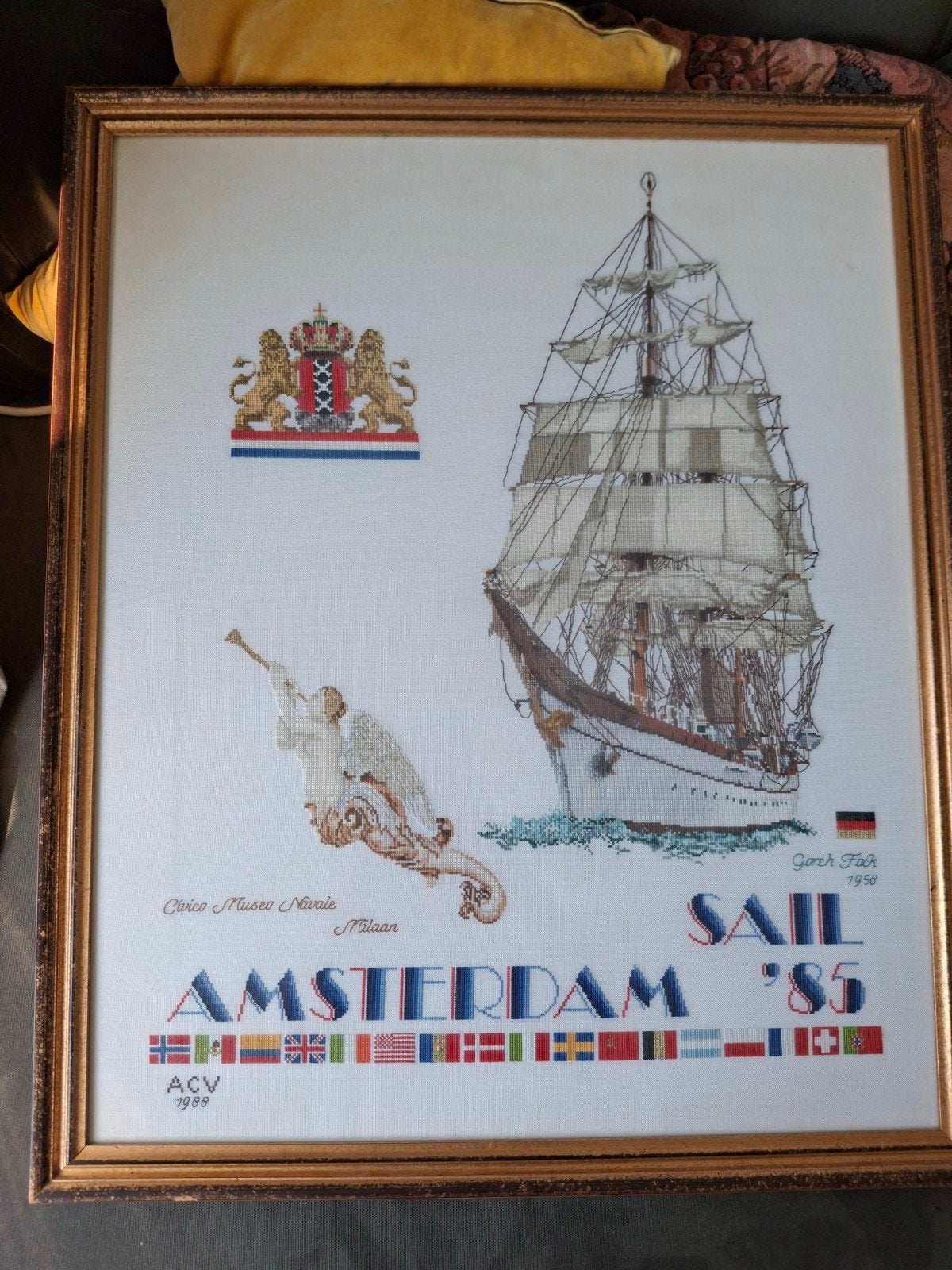 Thea Gouverneur Borduurwerk Sail Amsterdam 1985 ingelijst, 70 cm, 85 cm, Achter glas, Meerkleurig