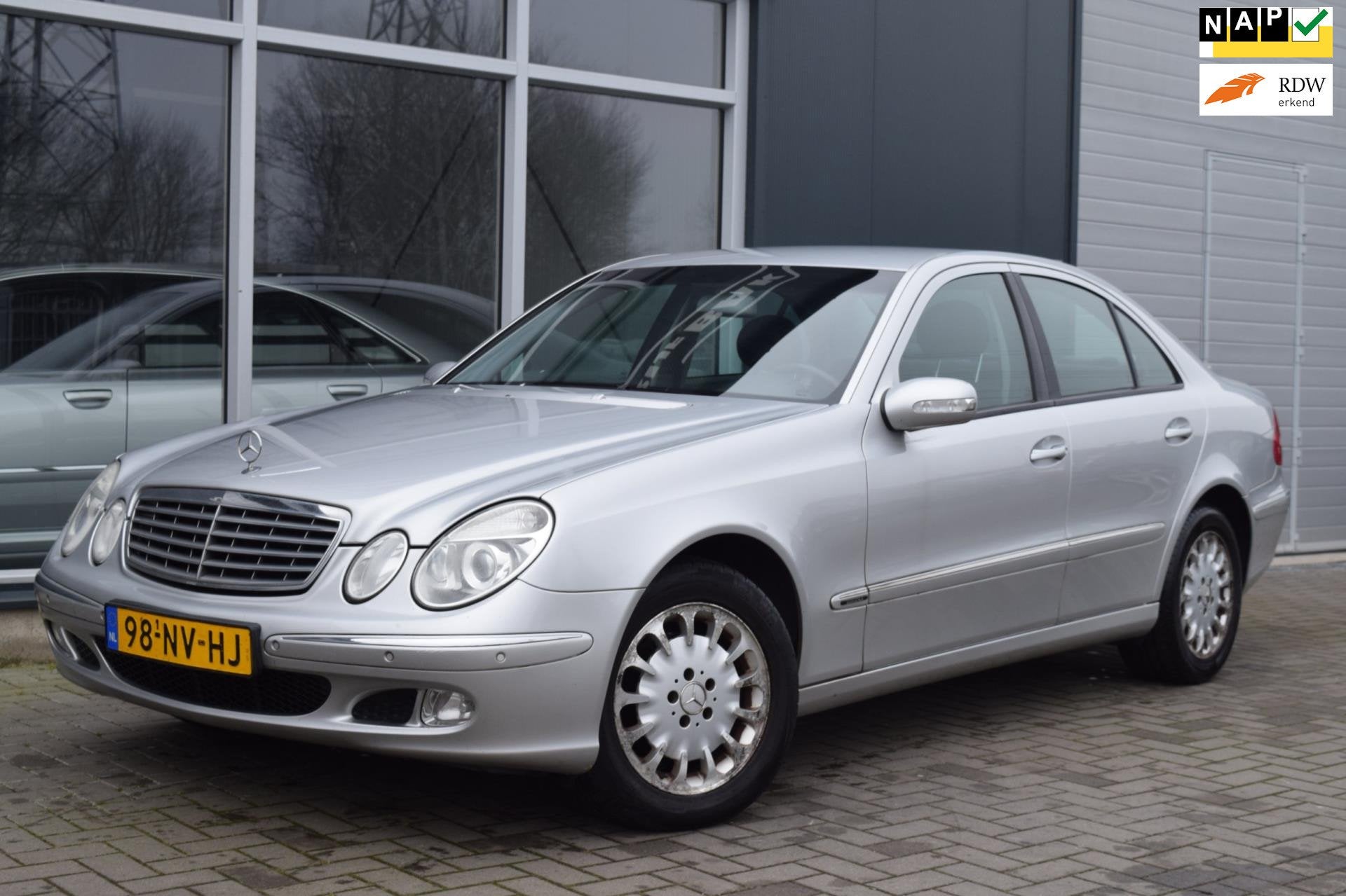 Mercedes-Benz E-klasse 200 K. Elegance | Automaat | Cruise |, Auto's, Automaat, Gebruikt, Zwart, 4 cilinders