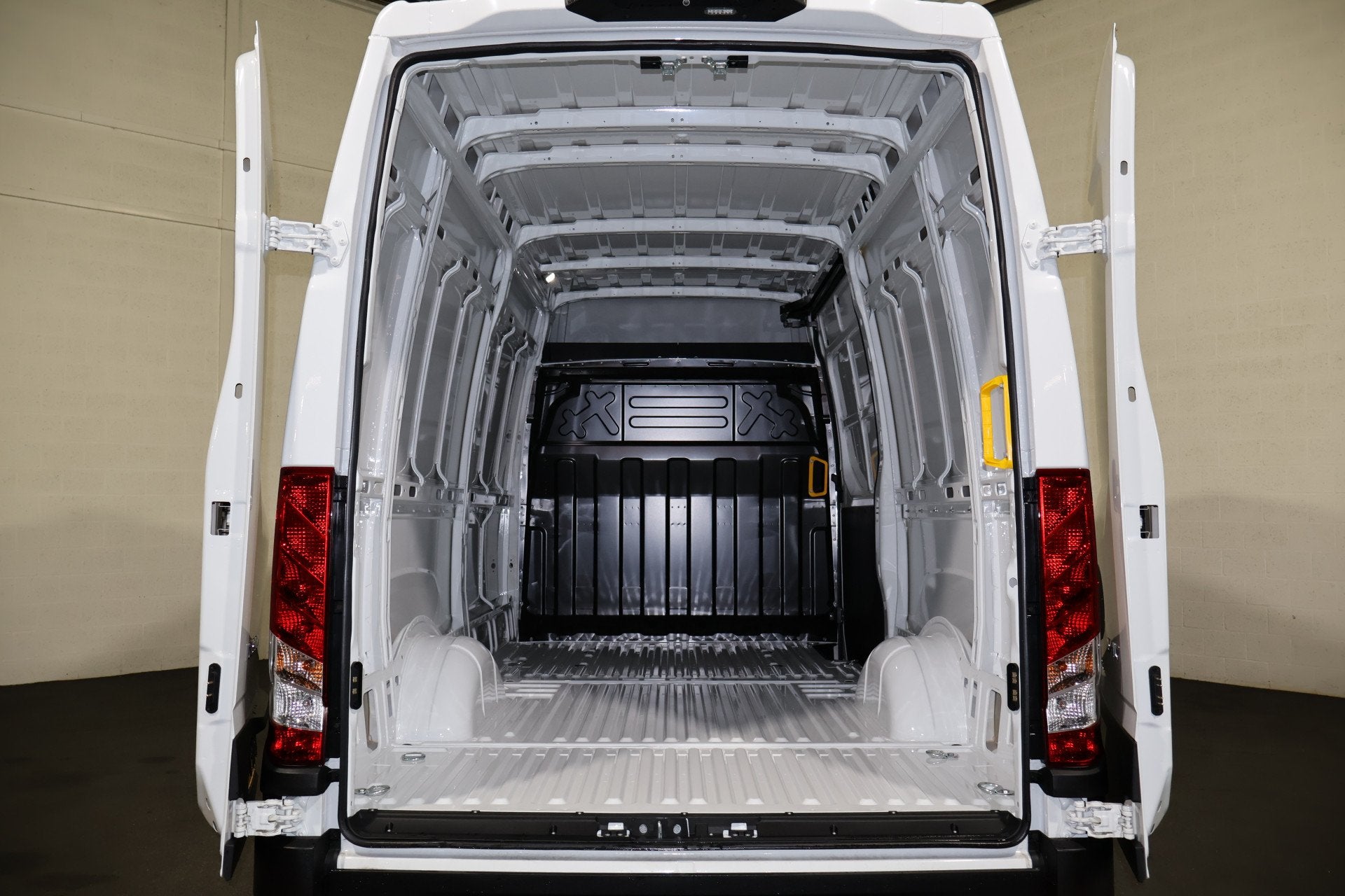 Iveco Daily 35S21 3.0 210pk Hi-Matic Automaat Navigatie Came, Automaat, Stof, Gebruikt, Euro 6
