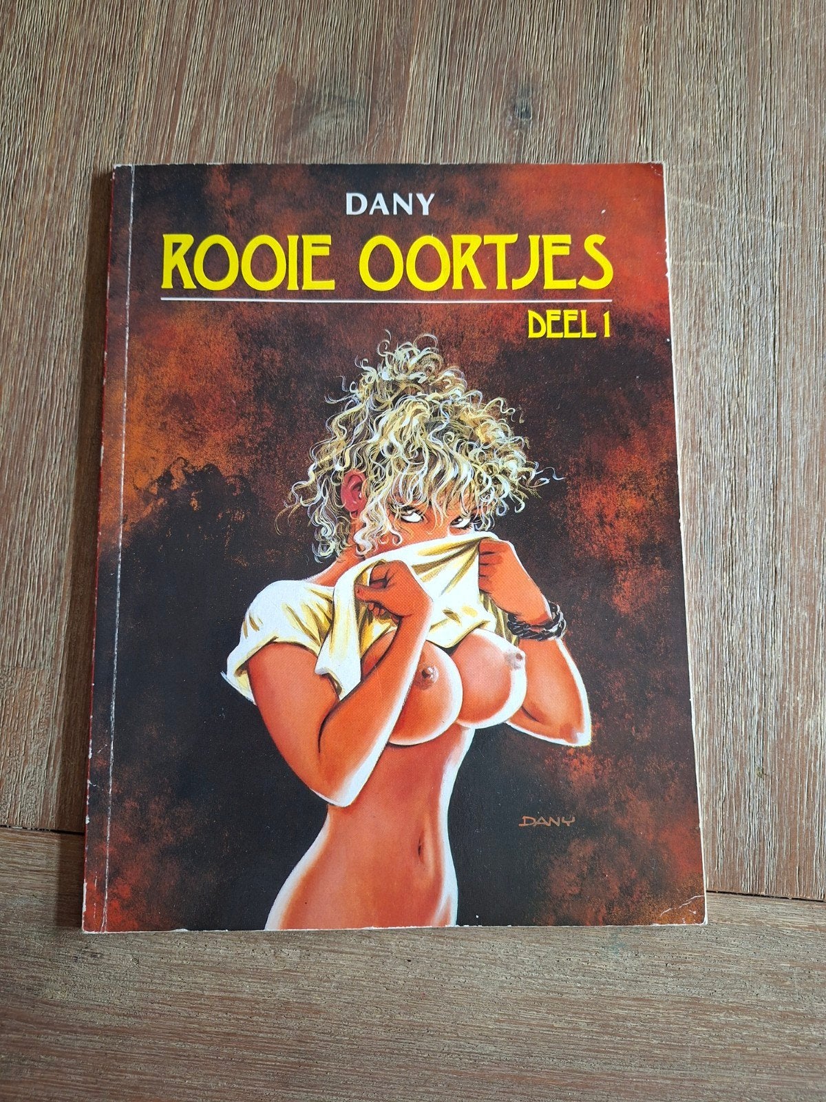 Rooie Oortjes deel 1 en 2 uitgegeven in 1991, Boeken, Meerdere stripboeken, Ophalen, Gelezen