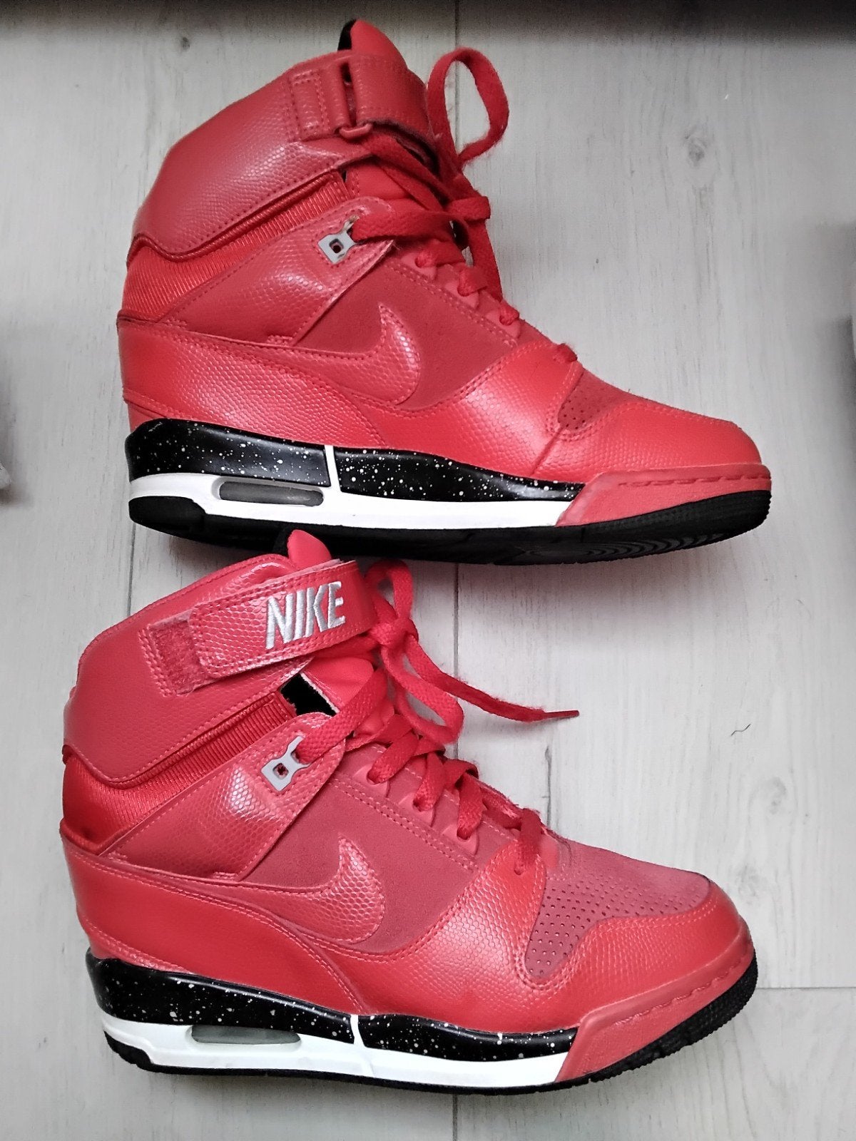 Nike revolution sky high, Nike air, Ophalen of Verzenden, Rood, Sneakers of Gympen