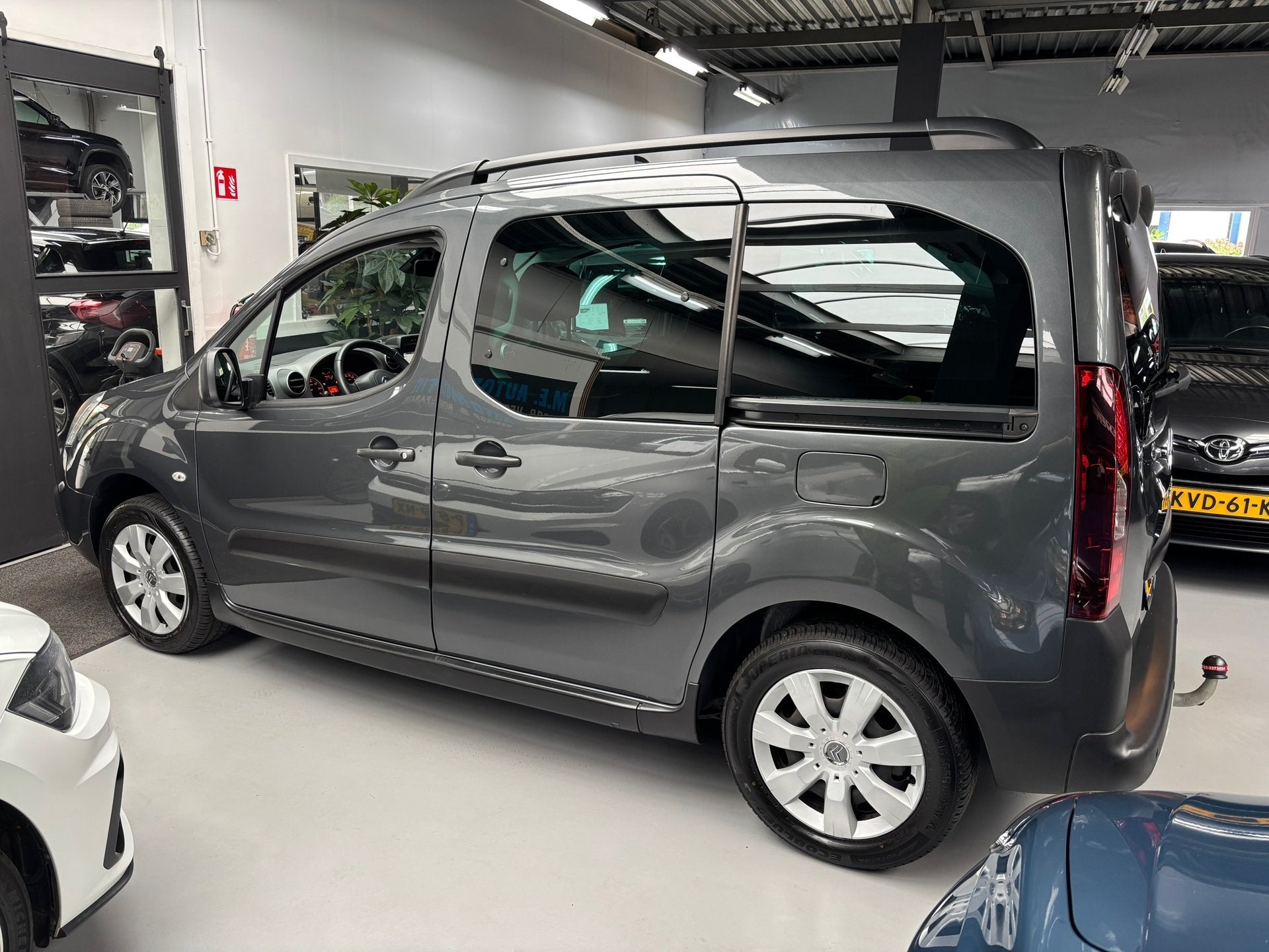 Citroen BERLINGO 1.2 PureTech XTR / Navi / Trekhaak, Auto's, Voorwielaandrijving, Stof, Gebruikt, 1199 cc