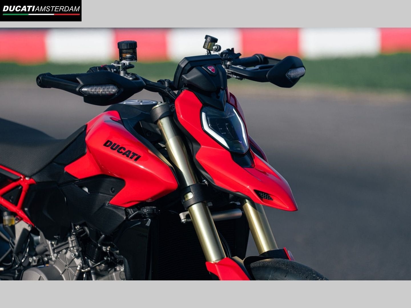 DUCATI HYPERMOTARD V2 (bj 2026 model 2026), DUCATI, 2 cilinders, 890 cc, Motorrijbewijs A