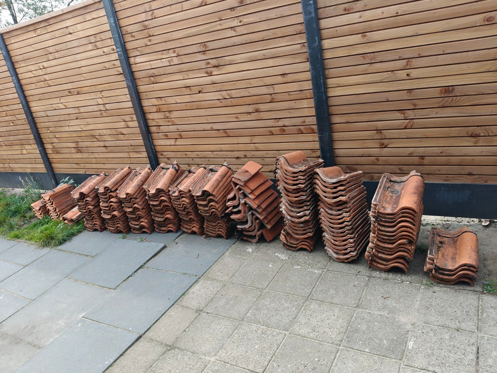 Gebruikte dakpannen, gevelpannen en nokvorsten, Ophalen, Gebruikt, Steen of Klei, Dakpannen