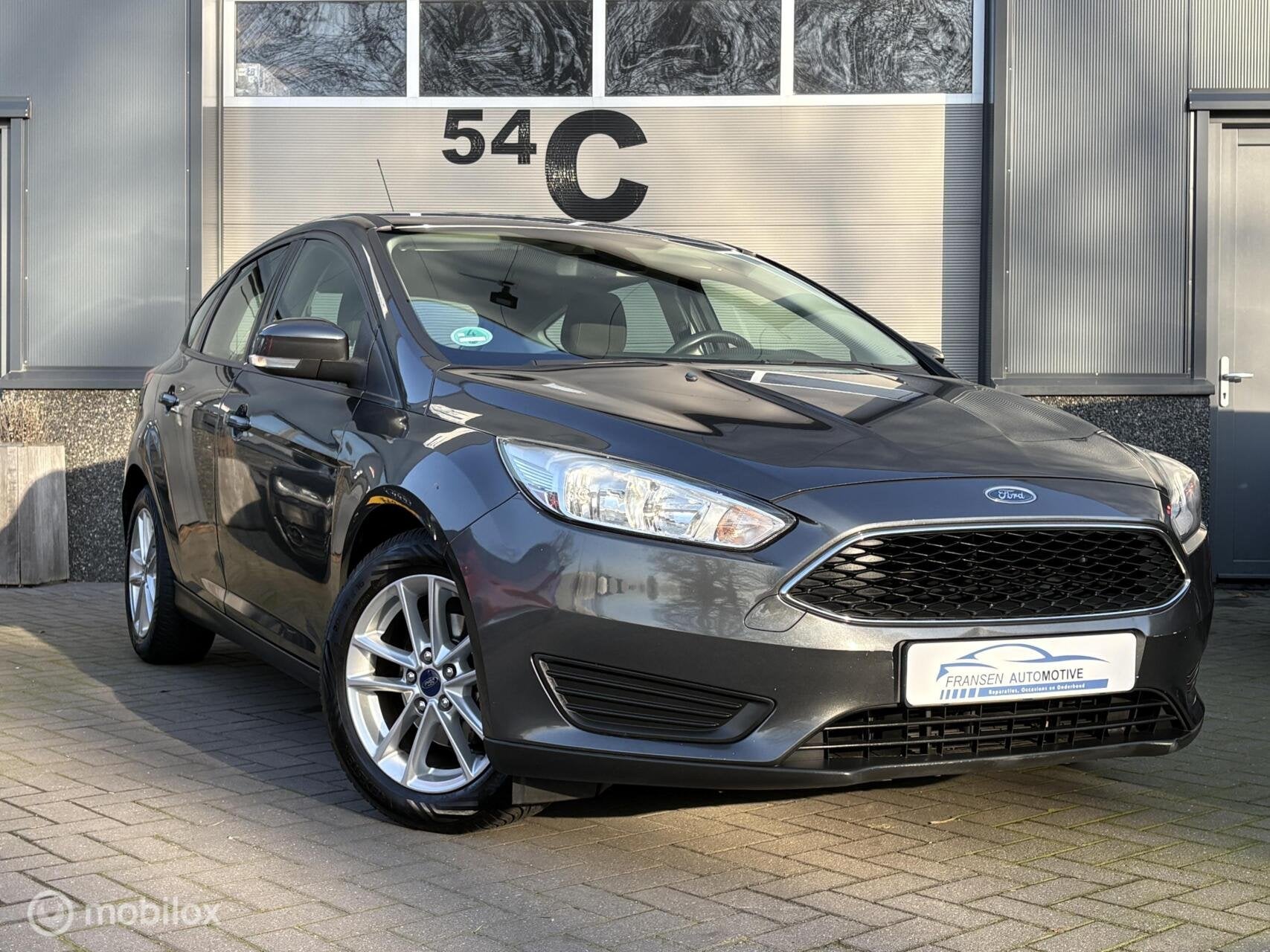 Ford Focus 1.0 Trend Edition Trekhaak/navi zeer nette auto !, Auto's, Navigatiesysteem, Gebruikt, 635 kg, Bedrijf