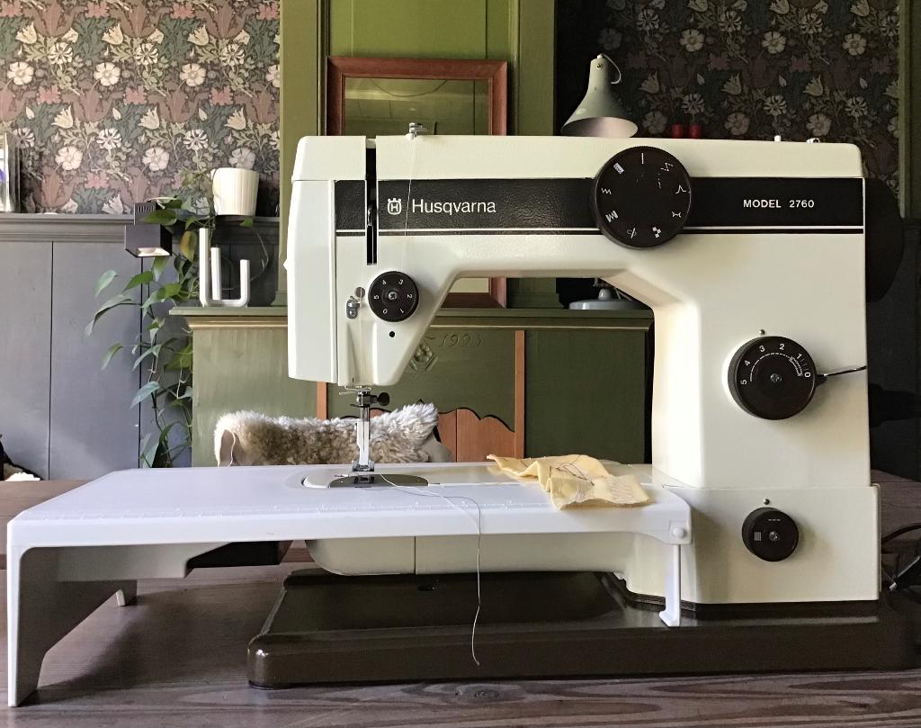 Vintage Husqvarna naaimachine model 2760, Ophalen, Gebruikt, Naaimachine, Husqvarna