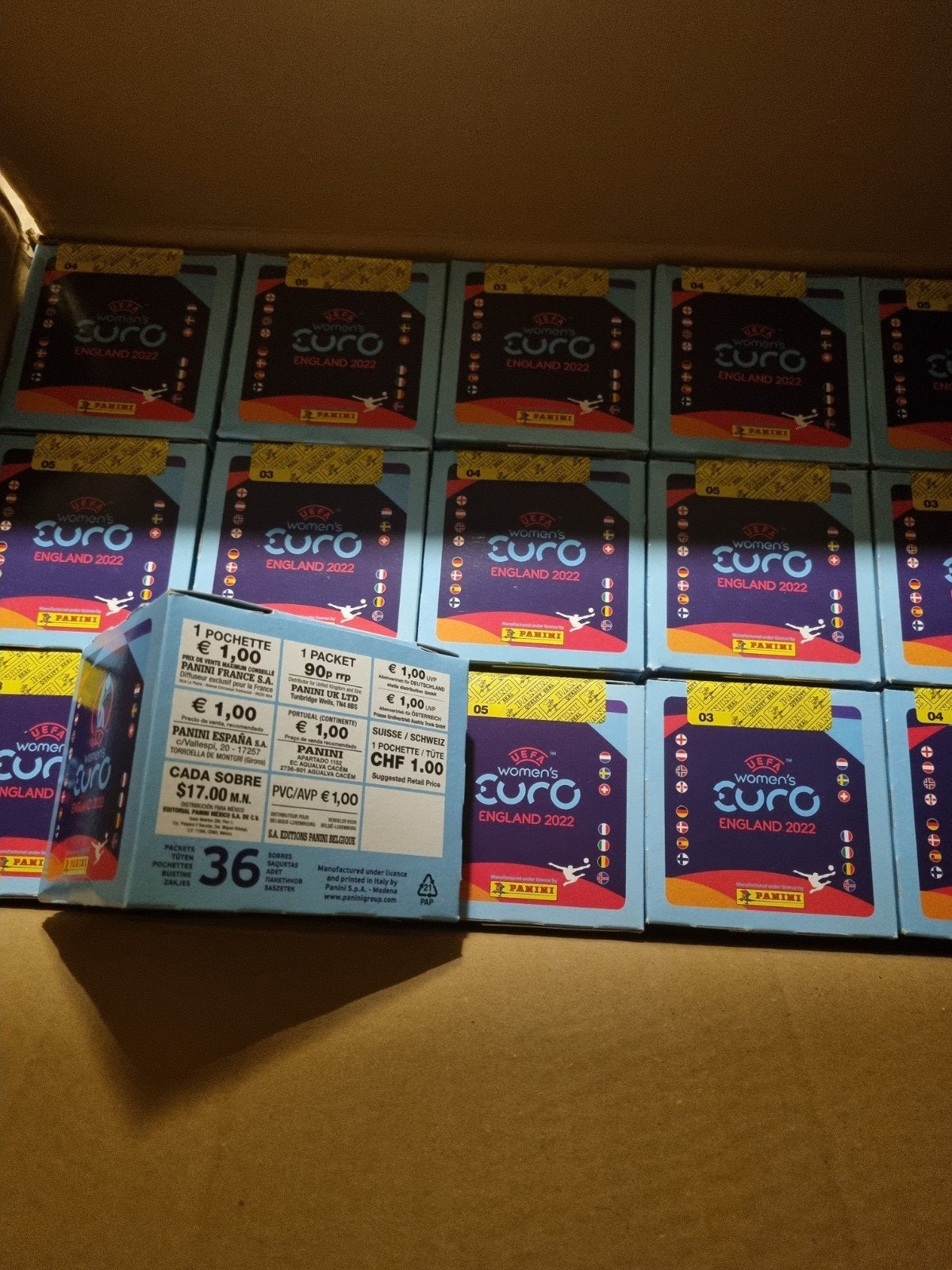 Panini UEFA Women's Euro 2022 case (30) box 36 stuks, Verzenden, Nieuw, Overige sporten, Poster, Plaatje of Sticker