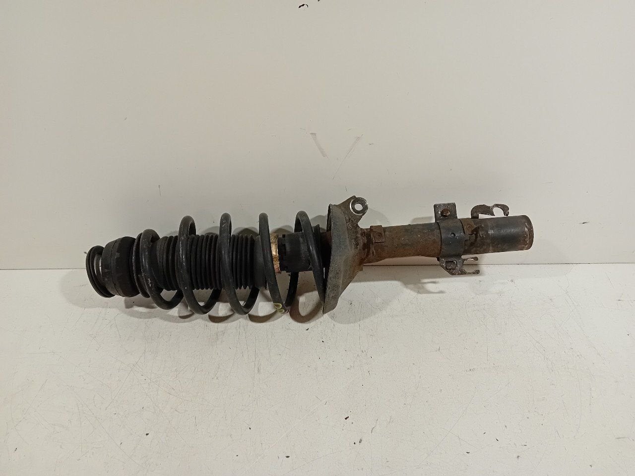Veerpoot links voor Audi TT, Onderdelen@venauto.nl, Van der Ven Autorecycling B.V., Gebruikt, Ettenseweg 76, 4706 PB Roosendaal, The Netherlands