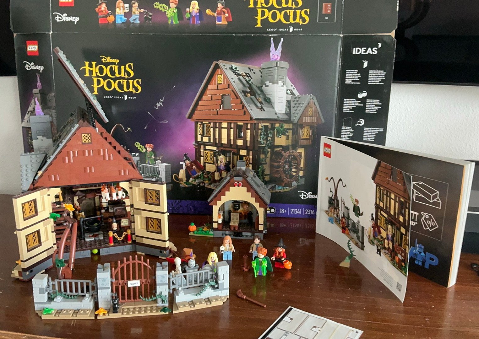 LEGO Ideas Disney HocusPocus: huisje Sanderson zussen-21341., Ophalen of Verzenden, Zo goed als nieuw