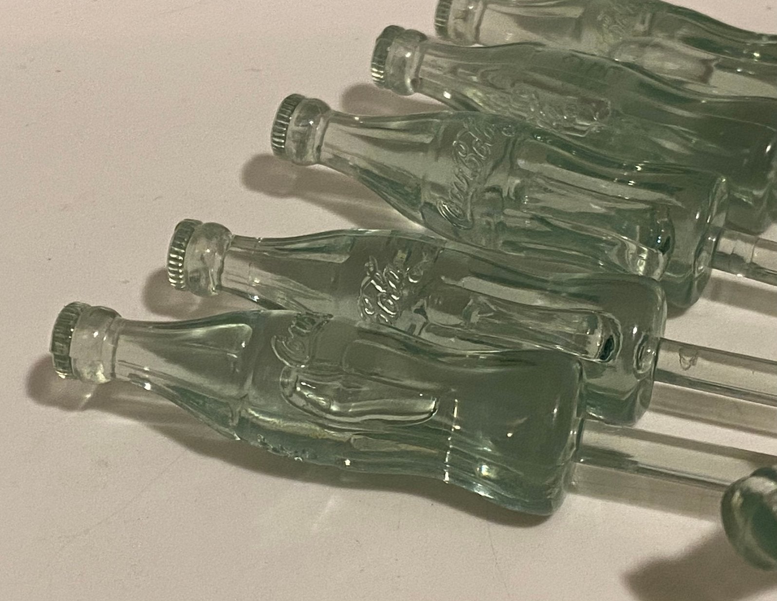 6 Plastic roerstaafjes van Coca-cola met c-c flesje., Verzamelen, Ophalen of Verzenden, Zo goed als nieuw, Gebruiksvoorwerp