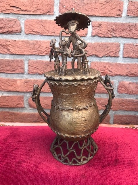 Afrikaanse bronzen houder/urn, MUZIKANTEN, Antiek en Kunst, Ophalen of Verzenden, Brons
