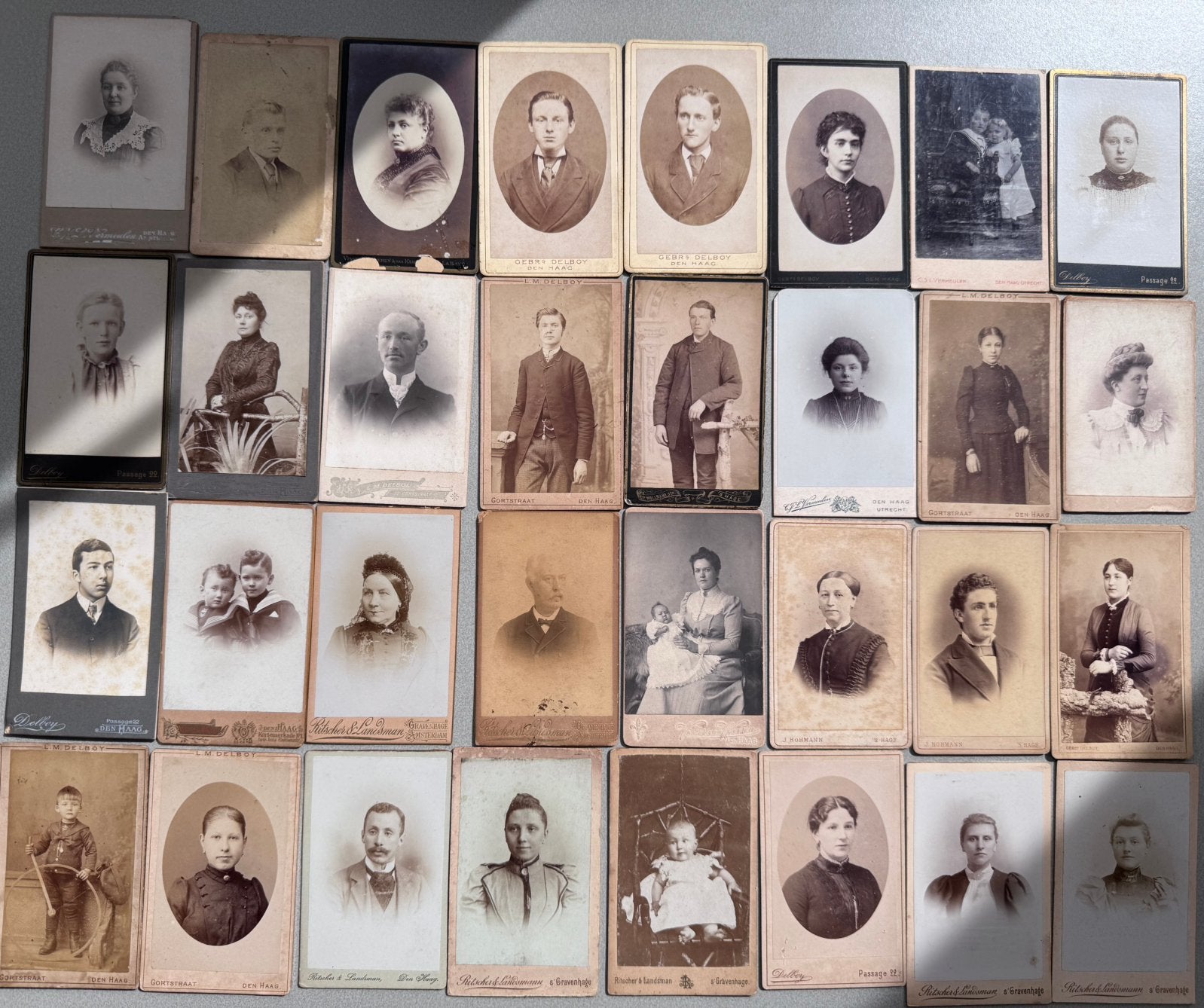 CDV’s 32 x Den Haag La Haye ‘s Gravenhage, Gebruikt, Foto, Klederdracht, Ophalen of Verzenden