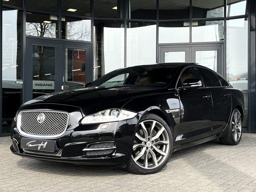 Jaguar XJ 3.0 V6D DES. ED. SPORT - PANO - 20 INCH, Auto's, Jaguar, Euro 5, Achterwielaandrijving, Gebruikt, 1829 kg