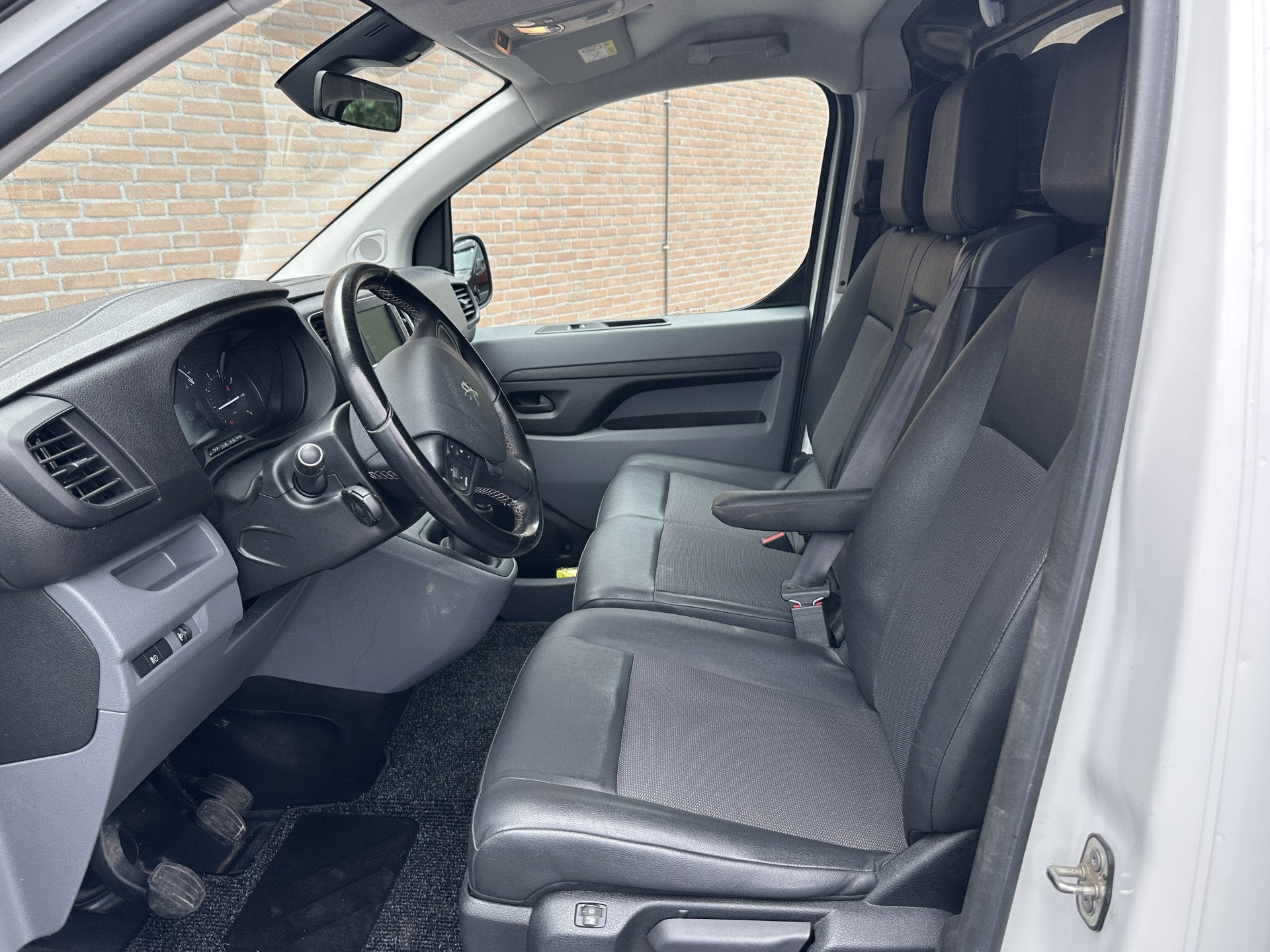 Peugeot Expert 2.0BlueHDI 120PK Long Premium / Carplay / Cam, Auto's, Bestelauto's, Voorwielaandrijving, Gebruikt, 4 cilinders