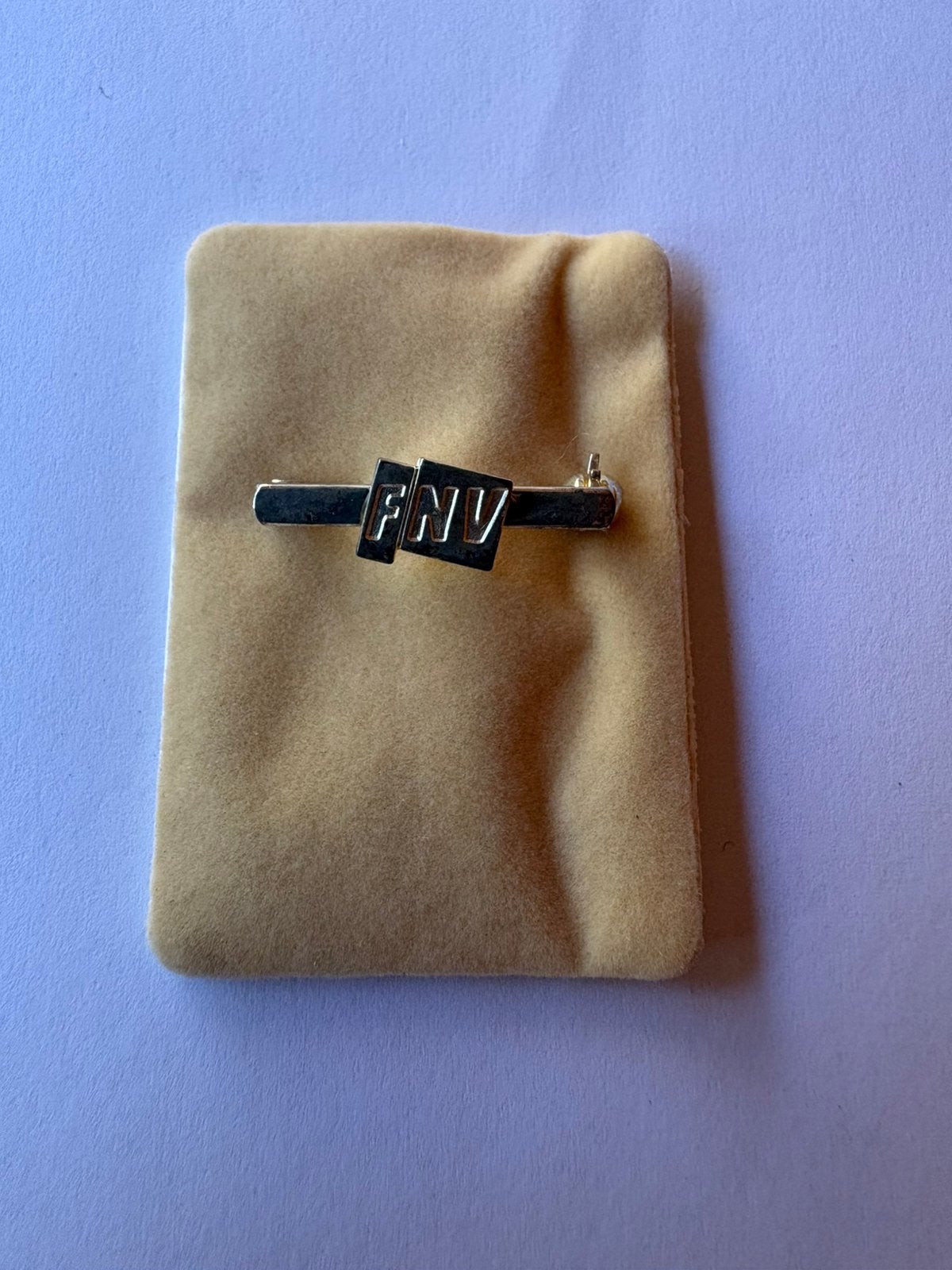 FNV reverspeld - broche, Ophalen of Verzenden, Gebruikt, Overige onderwerpen, Speldje of Pin