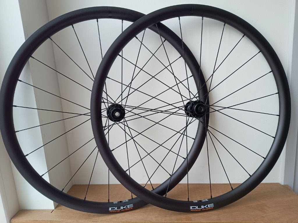 Wielset Race Disc CL met Duke Road Runner X 30 en CX-Ray, Fietsen en Brommers, Wiel, Nieuw, Ophalen of Verzenden, Andless
