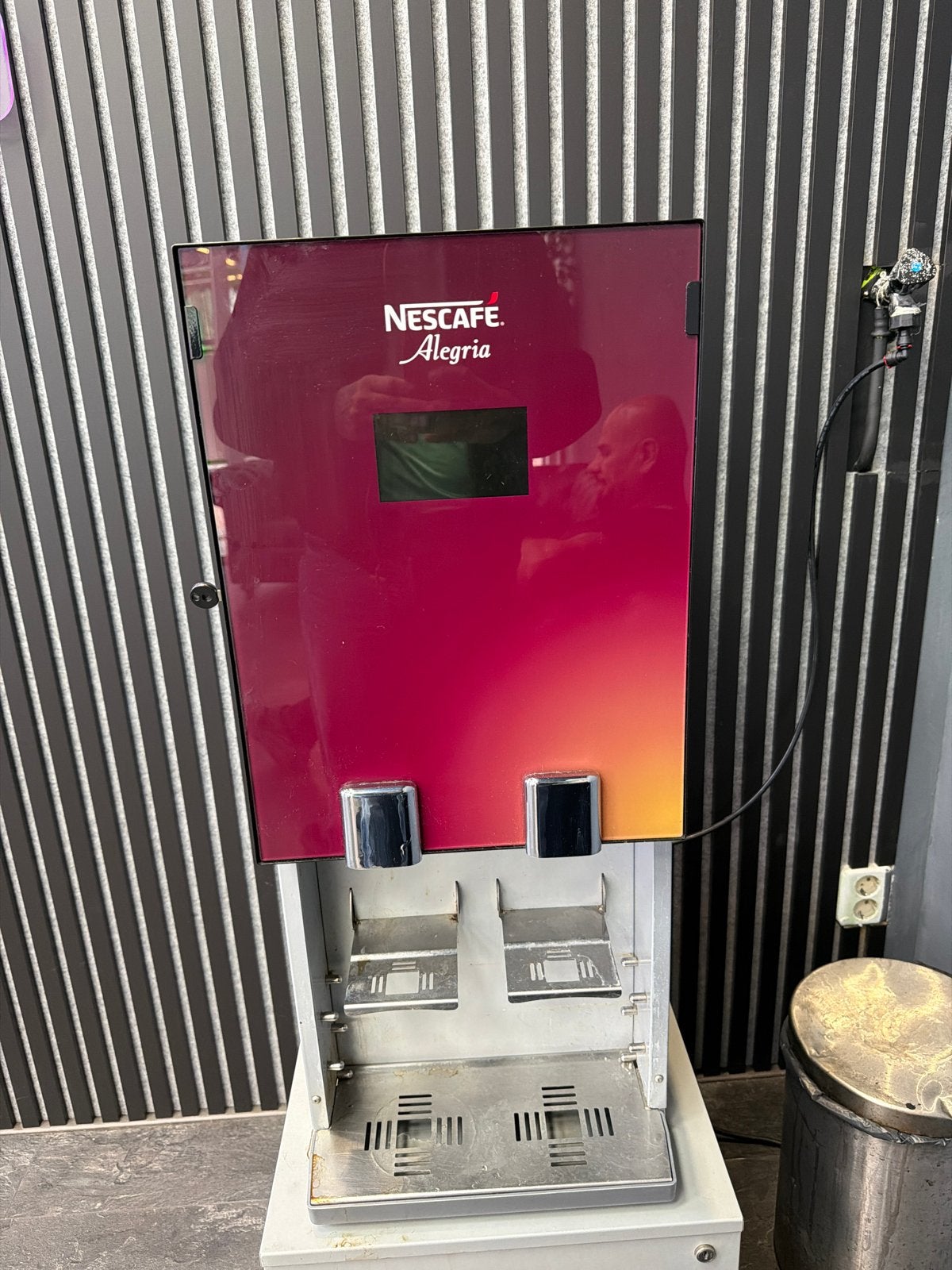 Nescafé Alegria Koffieapparaat - Professionele Kwaliteit, Witgoed en Apparatuur, Koffiezetapparaten, Gebruikt, Overige typen, 10 kopjes of meer