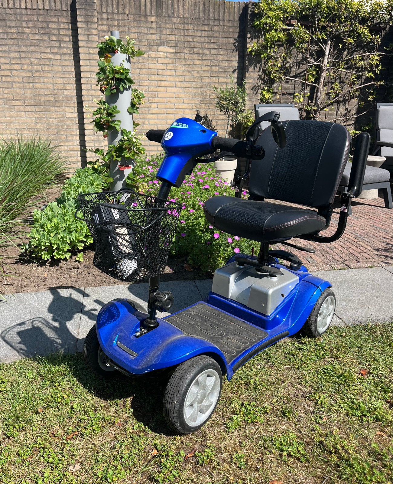 Opvouwbare scootmobiel, Ophalen, Zo goed als nieuw, 10 km/u of minder