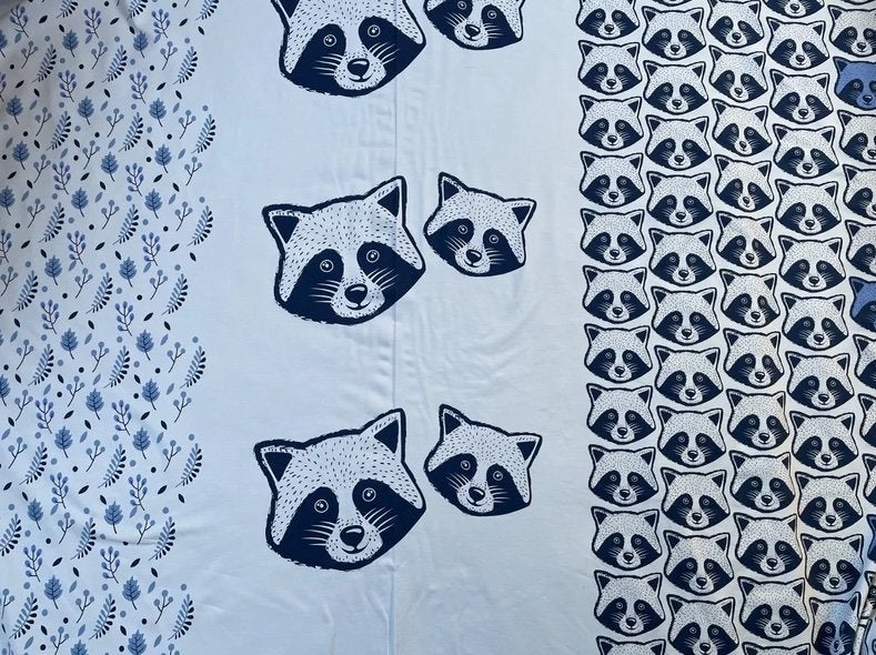 Coupon blauwe french terry met wasberen. 120 x 150 cm, Blauw, 120 cm of meer, Nieuw, Ophalen of Verzenden