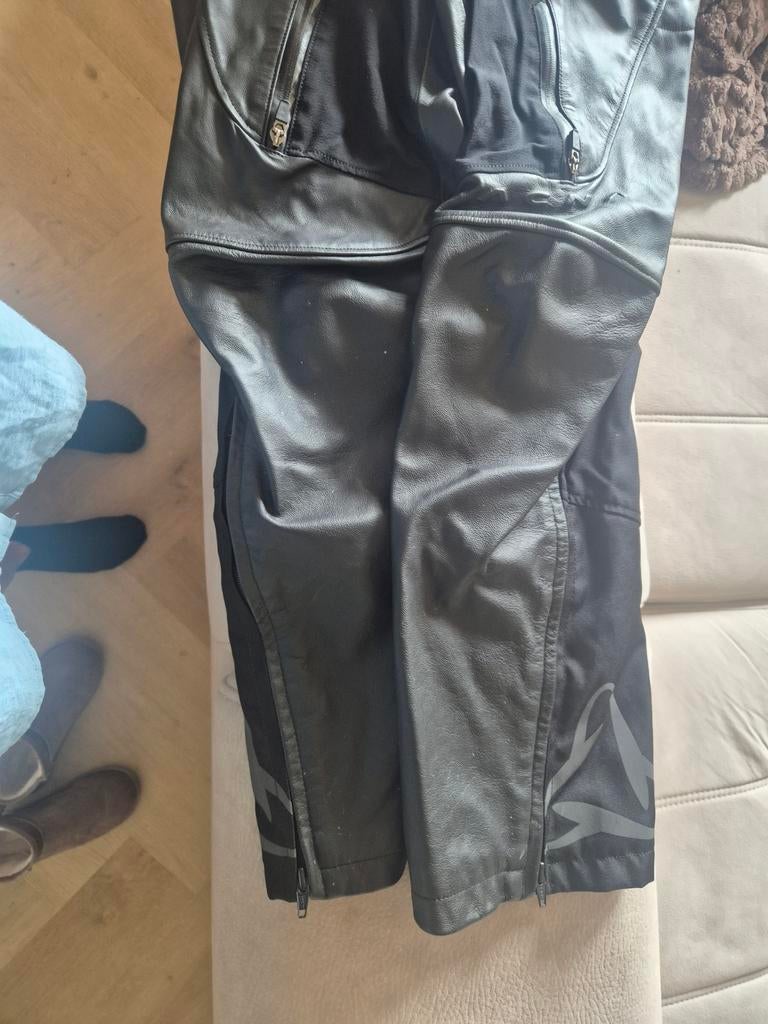 Zwarte leren motorbroek - Maat 42, Broek | leer, Ophalen of Verzenden, Tweedehands, Heren