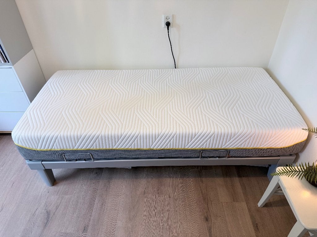 Luxe Tempur bed + matras 90x200 - zo goed als nieuw, Ophalen, 90 cm, Eenpersoons, Zo goed als nieuw