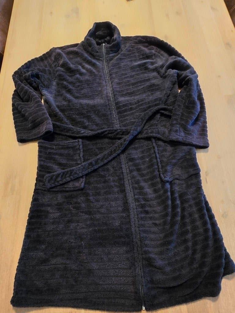 Zwarte badjas met rits en ceintuur, maat S/M, Kleding | Dames, Pyjama's, Onbekend, Ophalen of Verzenden, Gedragen, Maat 36 (S)