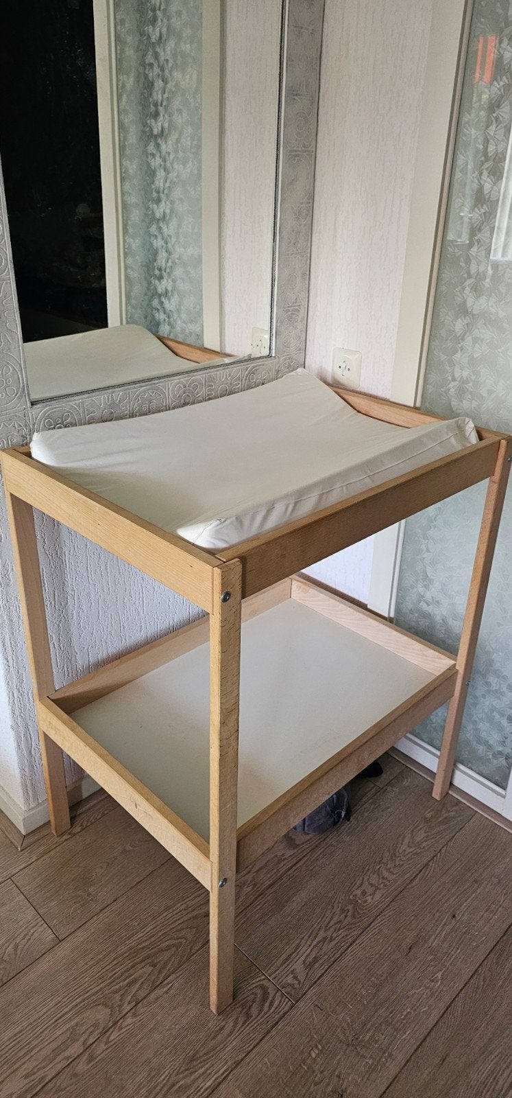 Houten Commode met Plank - Zo goed als nieuw, Ophalen of Verzenden