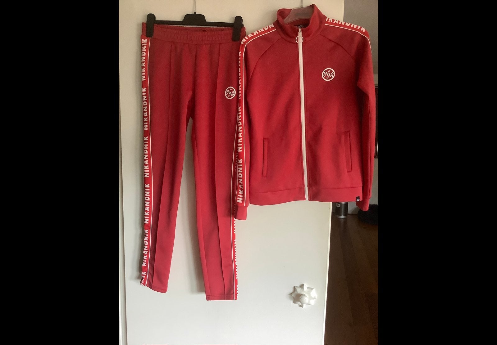 Prachtige nieuw trainingspak broek en vest Nik and Nik , S, Verzenden, Nieuw, Maat 36 (S), Rood