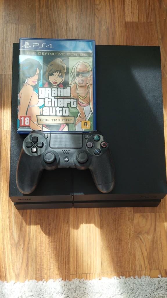 PlayStation 4 1TB + controller en GTA the trilogy, Spelcomputers en Games, Spelcomputers | Sony PlayStation 4, Gebruikt, Slim