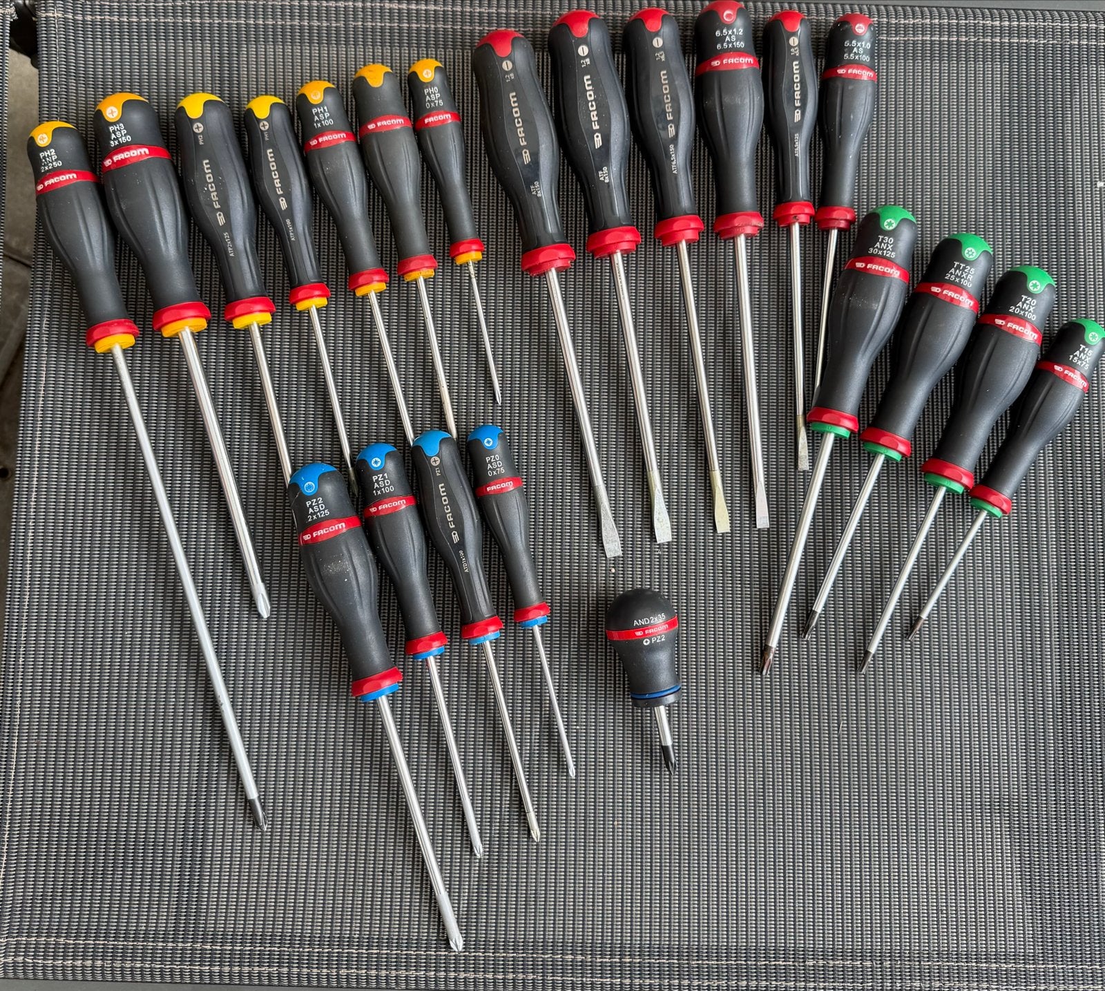 Grote set Facom schroevendraaiers, Ophalen of Verzenden, Gebruikt, Schroevendraaier, Facom