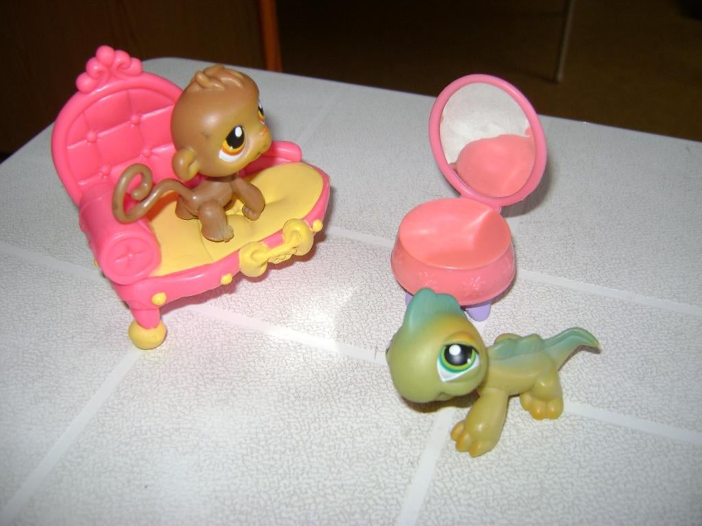 4 del petshop canape kaptafel aapje en dino, Ophalen of Verzenden, Zo goed als nieuw