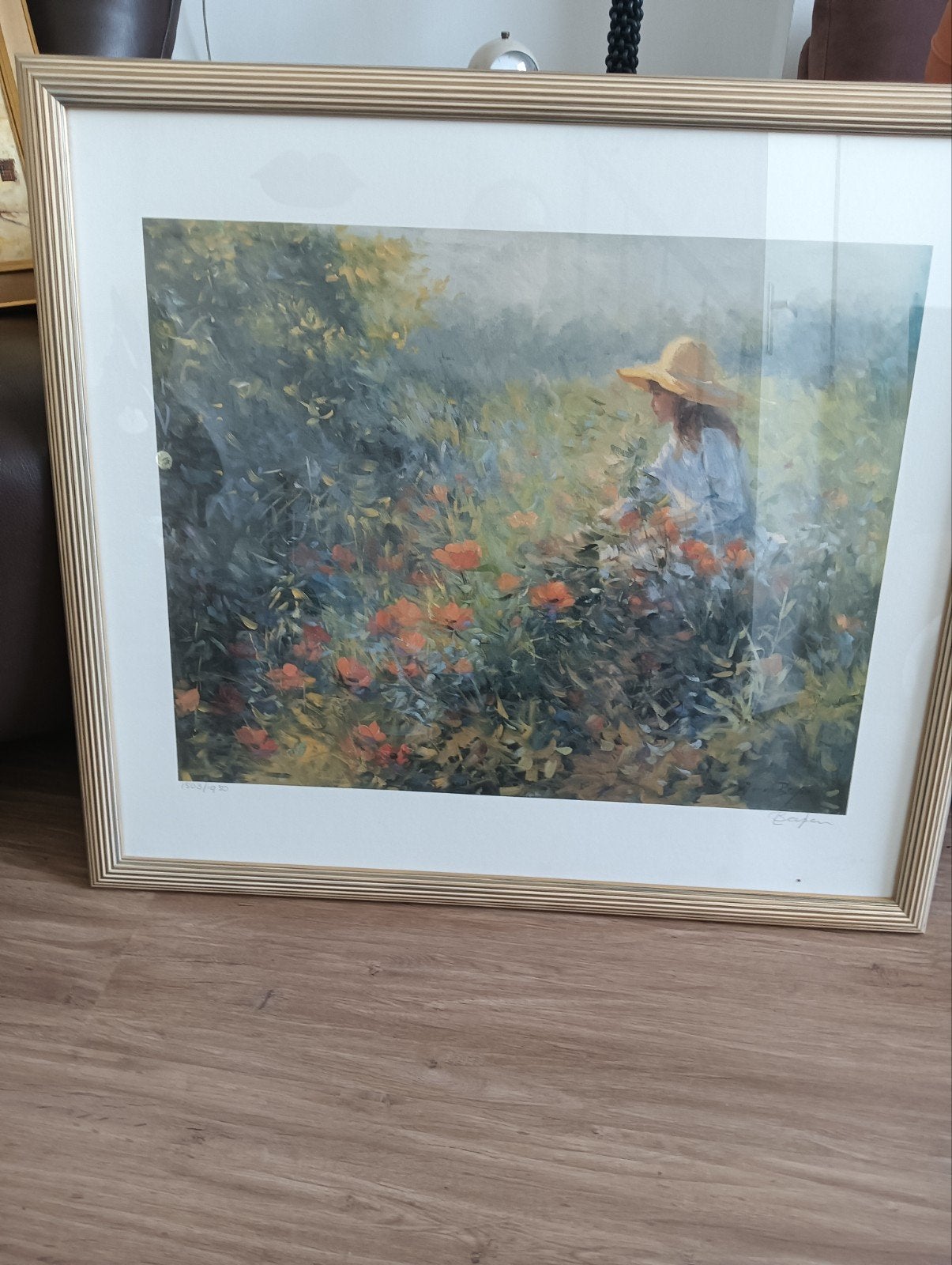 Schilderij: Vrouw in bloemenveld met hoed, Antiek en Kunst, Portret of Personen, Realistisch, Achter glas, Ophalen of Verzenden