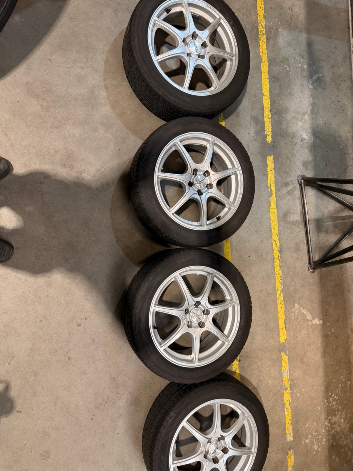 17” Inter Action velgen 5x108 licht metaal + winterband, Auto-onderdelen, Ophalen, Winterbanden, Banden en Velgen