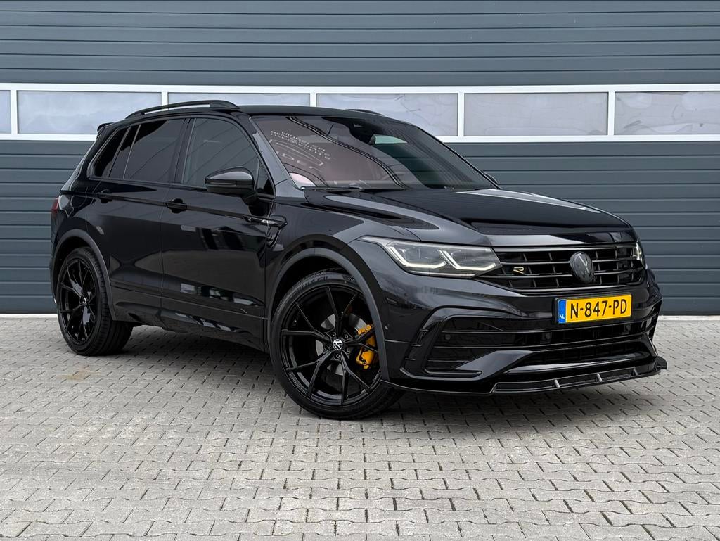 ## hele mooie Volkswagen Tiguan R 1.5 TSI 150pk dsg 2021 ##, 4 cilinders, 1436 kg, Zwart, 75 €/maand
