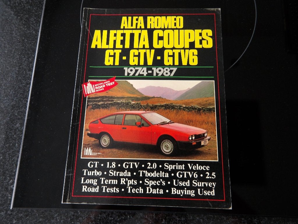 Alfa Romeo Alfetta Coupes GT GTV GTV6 Boek 1974-1987, Boeken, Alfa Romeo, Ophalen of Verzenden, Brooklands Road Test Books, Zo goed als nieuw