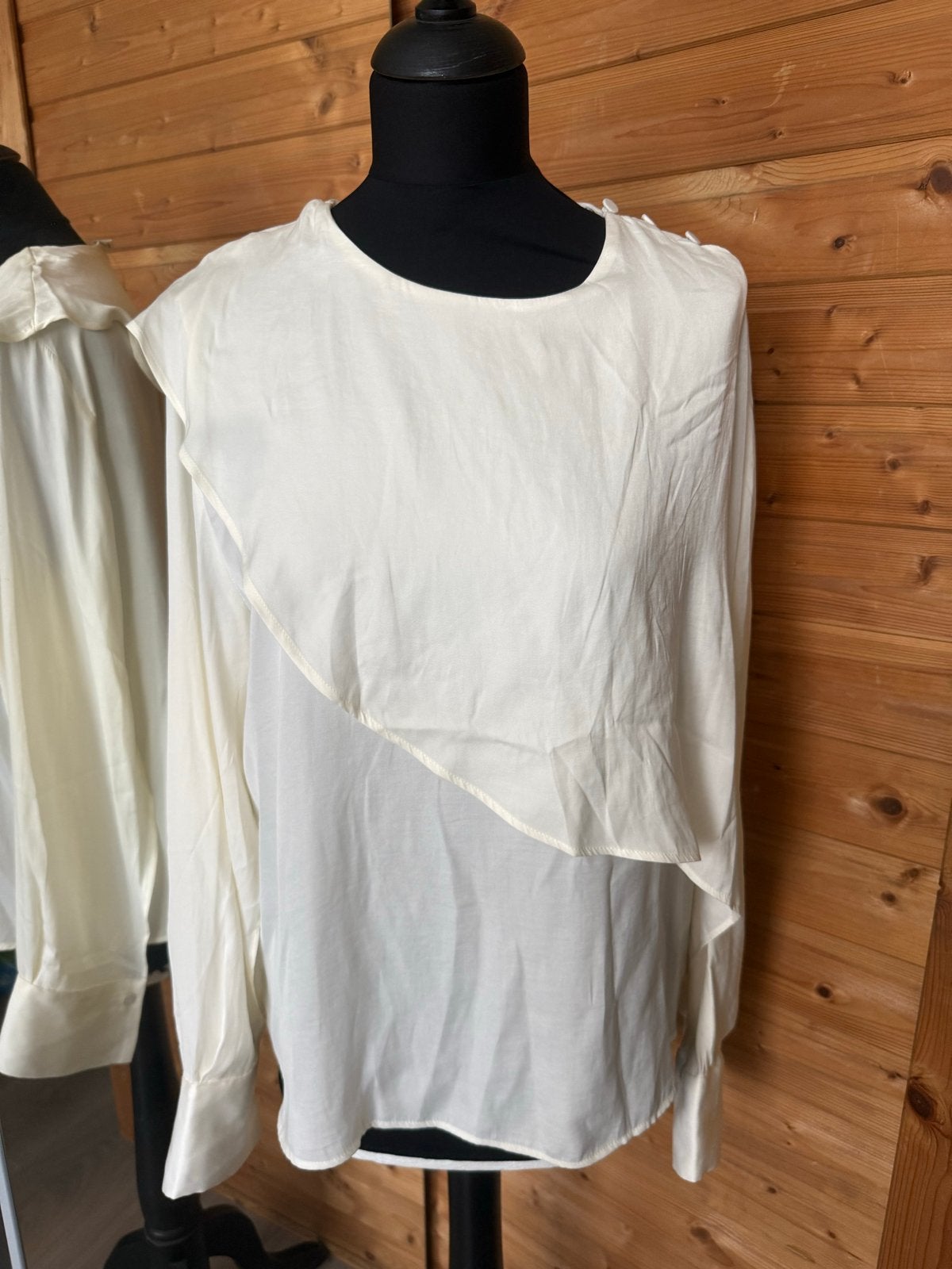 H&M Crèmekleurige Blouse met cape - Maat M, Ophalen of Verzenden, Nieuw, Maat 38/40 (M), Beige