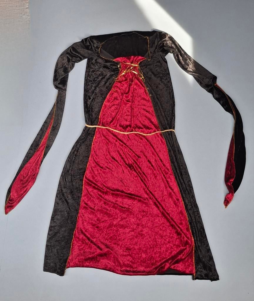 Middeleeuwse Jurk Zwart Rood Goud - Carnavalskostuum, Ophalen of Verzenden, Zo goed als nieuw, Pak of Jurk
